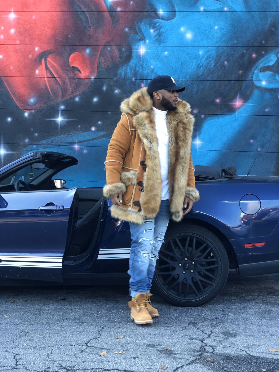 StraightProblem's tweet photo. “I’m from a place Picasso couldn’t paint a perfect picture.” 

Happy born day to yours truly 🎂🎉Still unreal to see another year. Every Loss I took this year, I feel like I deserve that shit due to being comfortable by feeling comfortable. Kobe # 8 to # 24 so I gotta prove sumn https://t.co/BFKqSbWX9g