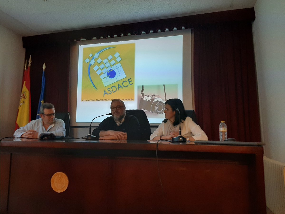 AnaFisioUsal's tweet photo. Sentido #Homenaje al Dr. #CalvoArenillas por #ASDACE en @usal #NeuroUsal ha estado presente. https://t.co/OGaVlqq2GB