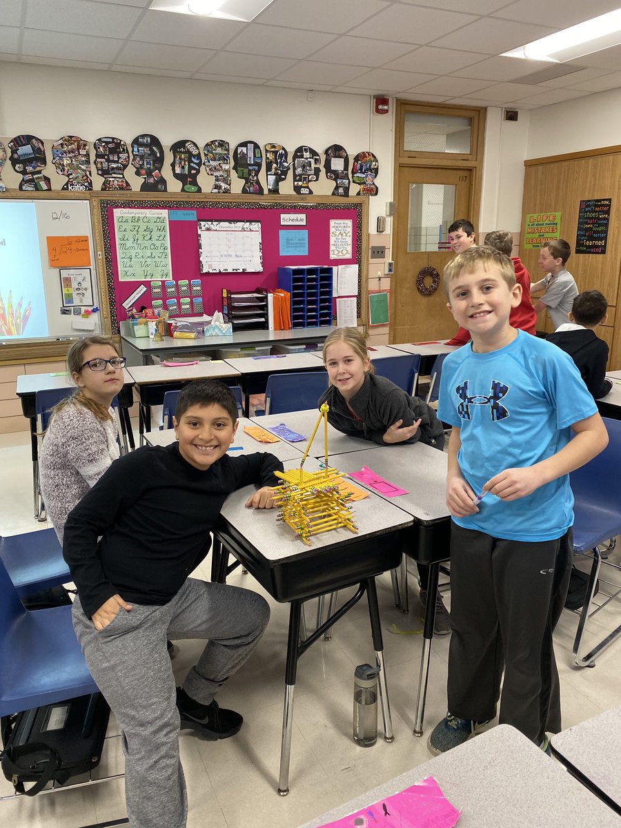 keenan137's tweet photo. We used some problem solving strategies to figure out how to use pencils and pipe cleaners to make Ben Franklin’s lightning rod. #CAsmiles #engaged64 https://t.co/T5dNTsGoqH
