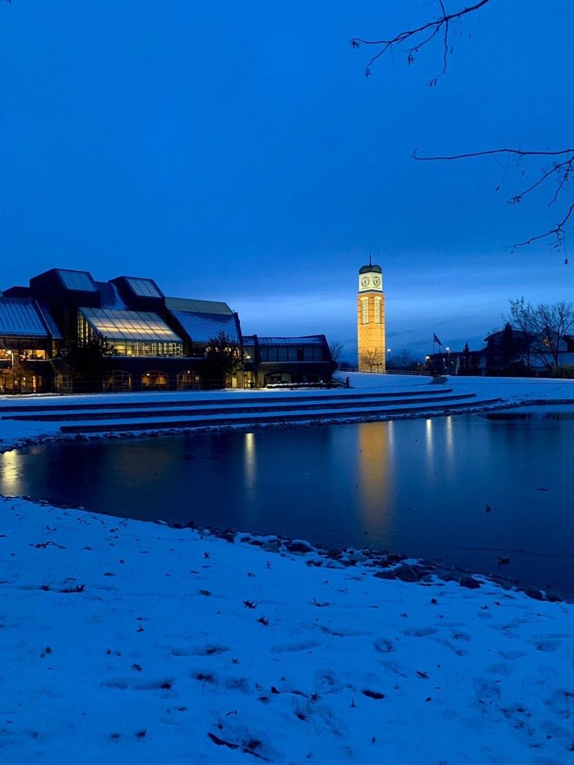 A blue campus at night is a Laker's delight. 💙 (📸: Gabrielle Milnes)
