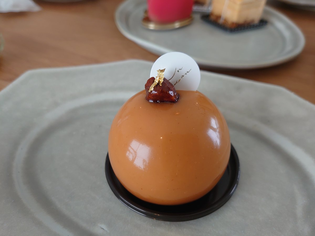 シン ケーキ好き No Twitter アンカドのアリエ グラサージュレモンキャラメルの下にヘーゼルナッツチョコムース レモンクリーム キャラメルマカダミア レモンヘーゼルナッツのダックワーズ 艶々で球体 ジャパンケーキショー受賞作品 レモンとチョコの風味に