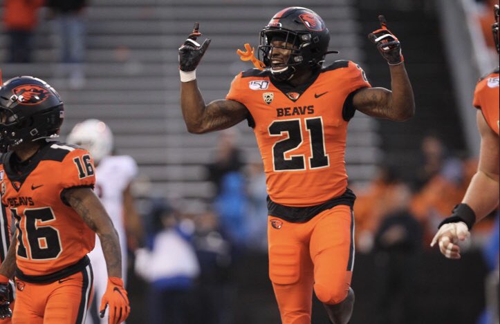 GOD IS GREAT!!! Blessed to announce that I’ve received my first offer from Oregon State University!! #GOBEAVS <a href="/Coach_Lindgren/">Brian Lindgren</a> <a href="/Coach_Smith/">Jonathan Smith</a> <a href="/CoachWozniakTE/">Brian Wozniak</a> <a href="/BrandonHuffman/">Brandon Huffman</a> <a href="/GregBiggins/">Greg Biggins</a>