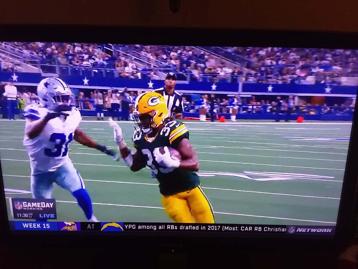 StrongPashRush's tweet photo. @Showtyme_33 why would the league fine you for this and then use it during a Sunday morning broadcast weeks later on NFL network promoting the Packers during Rodgers interview? https://t.co/thnRnx3h35