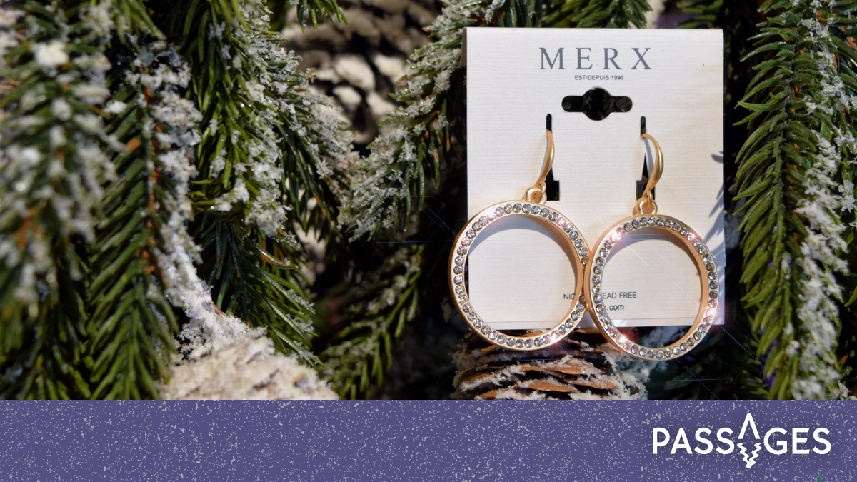 BCFerries's tweet photo. On the 5th day of Christmas #BCFerries gave to me: five sparkling jewels.
Win jewelry from @MerxInc + 11 other #Passages items! ‘Like’ or ‘retweet’ our #12DaysofPassages tweets for your chance to win each of the items we tweet until Dec 24. Learn more: https://t.co/SSd6VpKhN8 ^oj https://t.co/vyeMsF86NU