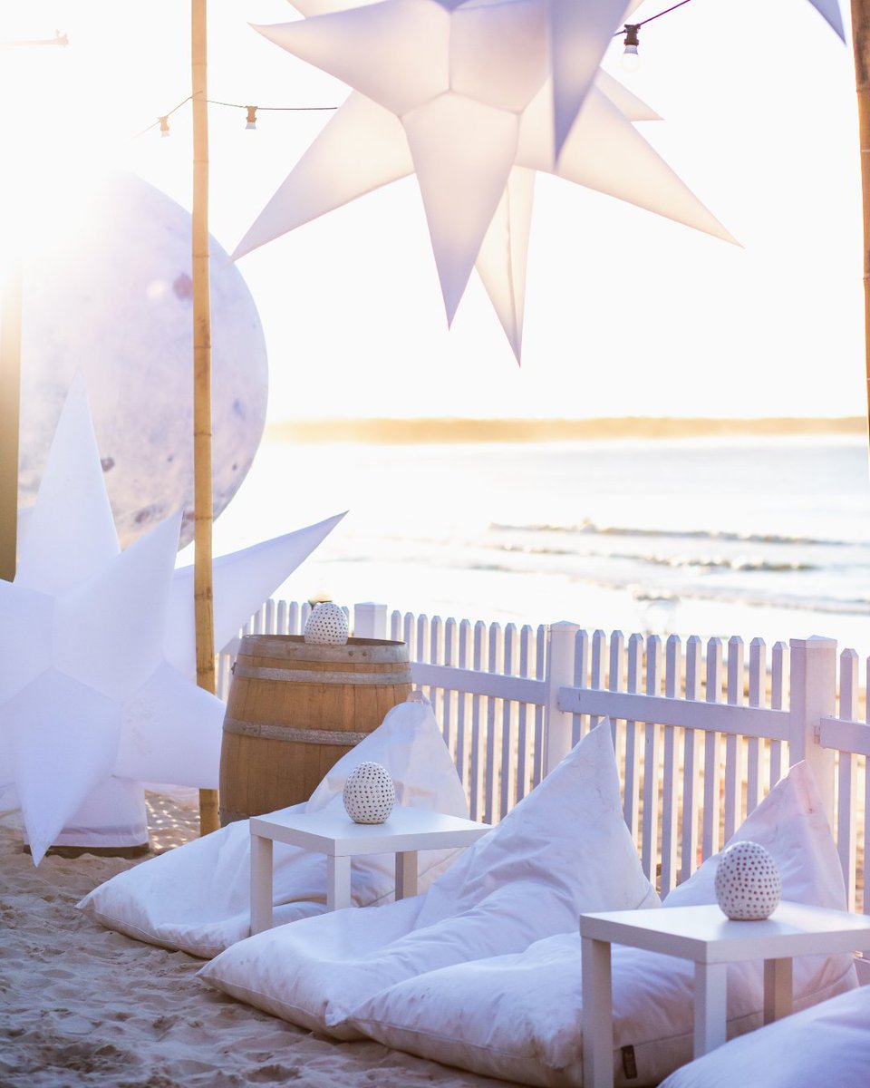 Slip off your shoes, get your toes in the sand and join us for a beach party to remember! 🥂#NoosaEatDrink #VisitNoosa