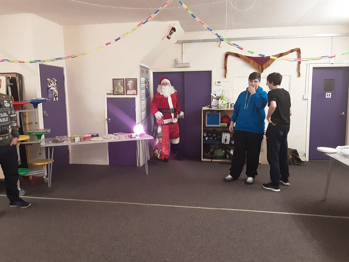 Eppleton1st's tweet photo. Our Beavers got a surprise visit from Santa claus tonight at there Christmas party.... shhh 🤫 it was our GSL #santanotsanta https://t.co/ffesSwRWYg