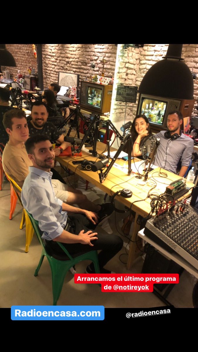 notireyok's tweet photo. AIRE empieza el último programa del año de #Notirey! Ya hasta las 21 en @radioencasa cc @agus_rey @fabricioariel @luchakairuz @lucasmerca @SebaPerretta https://t.co/A1LqYkM9Z2