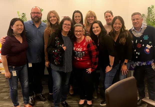 CeteraFinancial's tweet photo. ‘Tis the season for the spirit of giving. San Diego’s #CaringCetera hosted a holiday happy hour to raise awareness for the @LGBTCenter. This event has helped us surpass our 10K fundraising goal! https://t.co/GE93M3YlFT