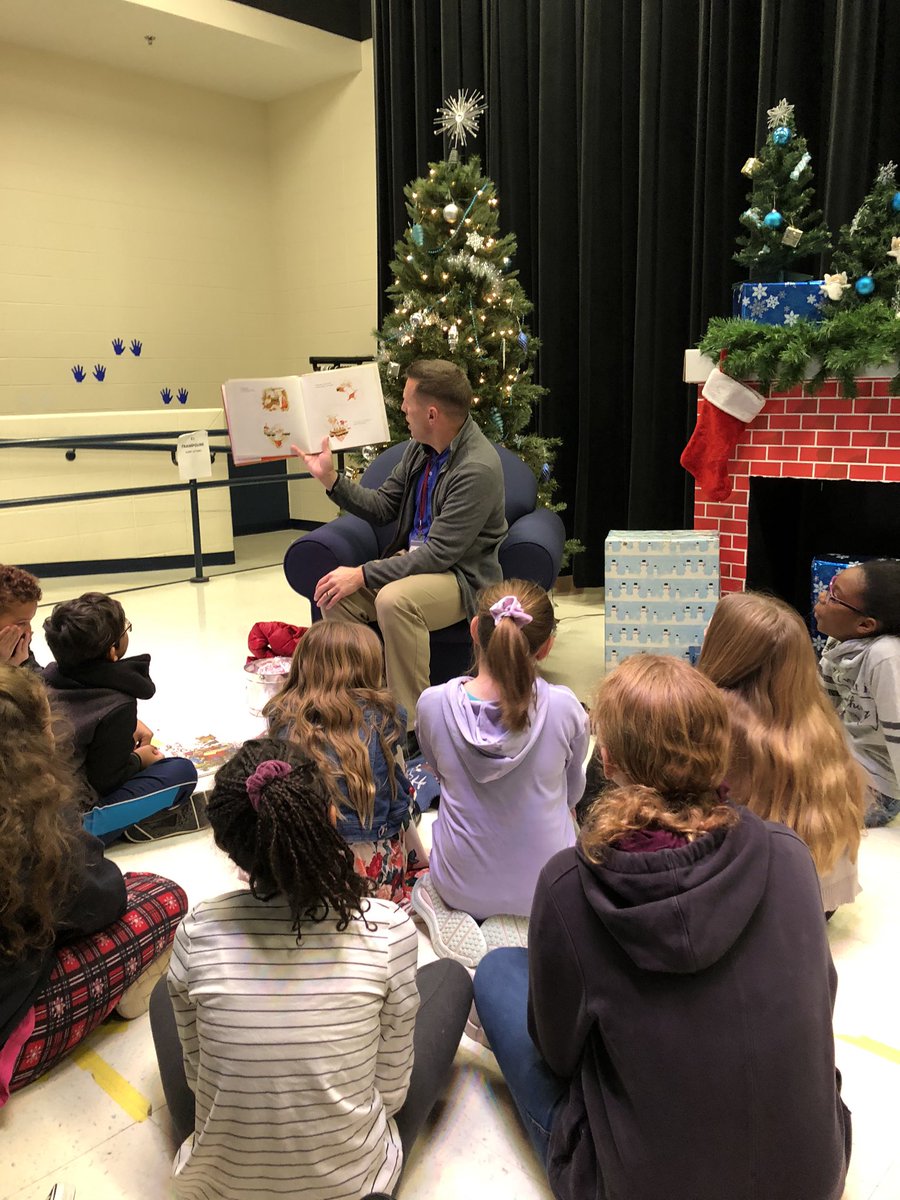 Great read aloud today by <a href="/Bob_OHara23/">Bob O'Hara</a>! Some of these kids had him in third grade! #TheMishawakaWay