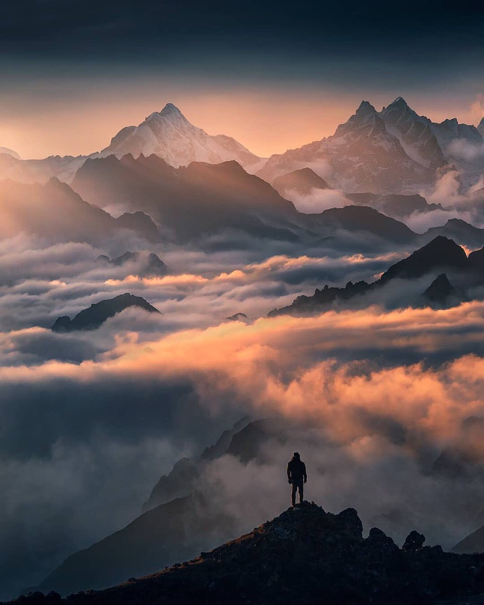 video_168's tweet image. A spectacular view from Makalu, the fifth highest mountain in the world.