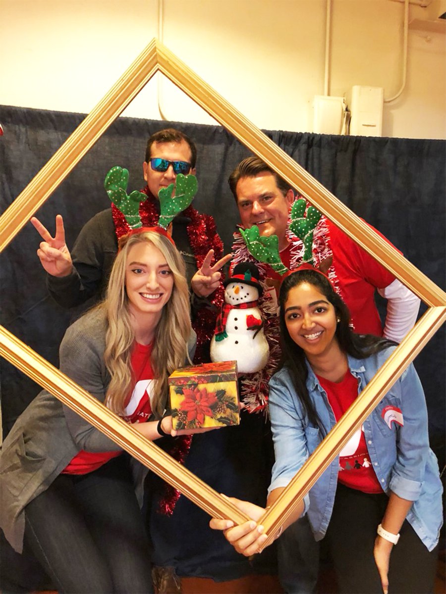 LeeAssociatesMN's tweet photo. Our crew spent the morning at Holy Trinity Church volunteering for their annual Seniors Holiday Party! Lots of carols were sung, and even more Holiday Cheer was spread! 🎁❤️🎄🎤 #volunteering #giveback #compassionatelee https://t.co/qHTRcEdIGj