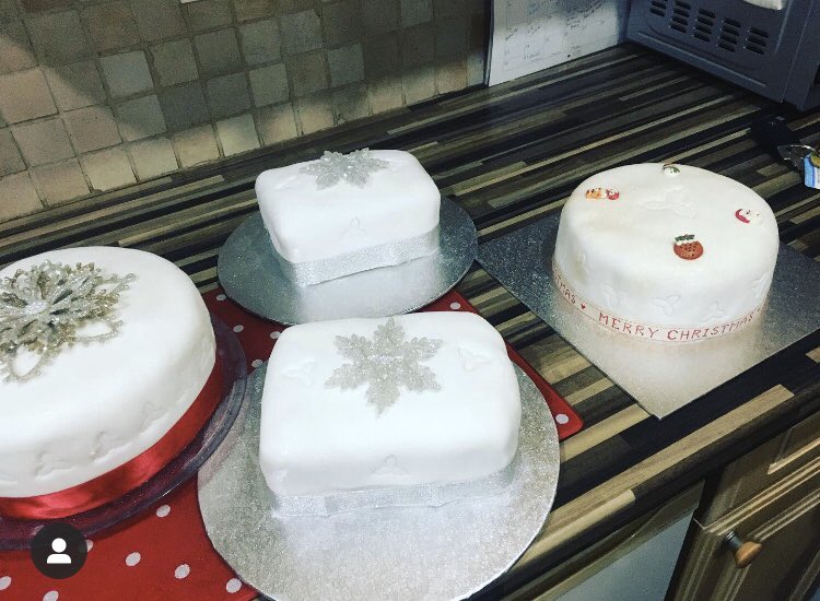Christmas cakes complete ✅ the run up to Christmas Day is almost my favourite time #christmascakes #presentshopping #treedecorating #christmasplanning #exciting 🎅🏼🎄