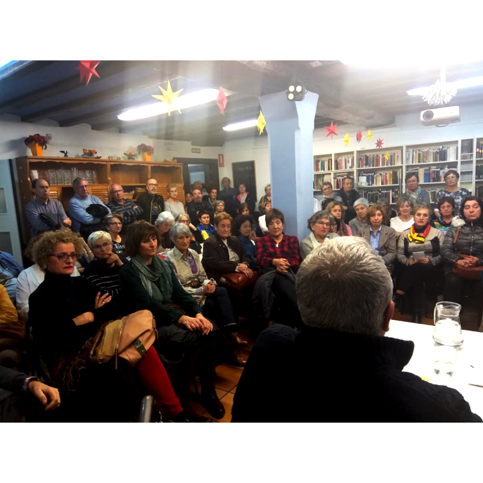 Ayer a la tarde, a las 17:30 horas de la tarde, nos reunimos en el comedor solidario Paris 365 para hablar e informar sobre la grave situación económica por la que pasamos.

No lo dejes pasar firma:  chng.it/964wDTpy vía 
<a href="/change_es/">Change.org España</a>