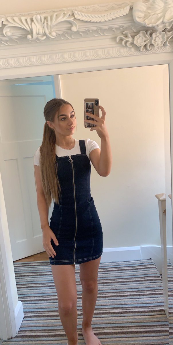 AclaFashion's tweet photo. COMPETITION- tag ACLA Fashion in one of your fav outfits and win £100 and 50% off your next order. #competiton #win #money #denim #denimdress #dress #ACLAFashion #womensfashion #fashion #onlineshopping #shopping #wintertime #christmasiscoming https://t.co/KrOPEslMYP