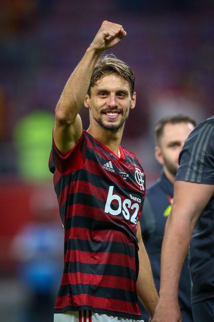 RCaio03's tweet photo. Obrigado meu Deus, estamos na final. Vamos em frente 🔴⚫️🙏⚽️ #deusnocomando #VamosFlamengo #mundialdeclubes #catar #doha #fifaworldcup https://t.co/rzu53CnQZu