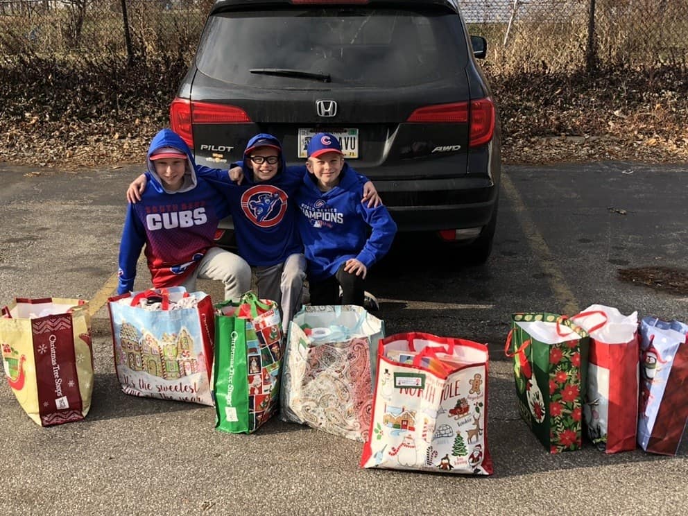 Last weekend, members of our travel teams delivered gifts as apart of REAL Services "Elves for the Elderly". Great job by all of the players and parents.