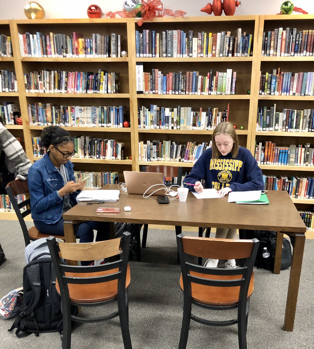 TheDenPHS1's tweet photo. PHS students take advantage of extended hours (and free coffee!) during exam week in the Phs Den 🐾 ☕️👩‍💻 https://t.co/GwpOIED2OU