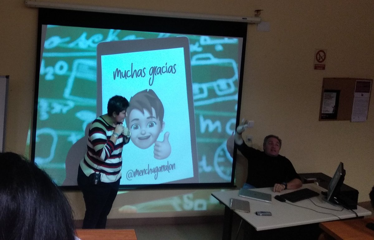 menchugarralon's tweet photo. Gracias @santiagoraul por invitarme a dar clase a tus alumnos de 1ºMagisterio Primaria de la @unirioja ¡Me lo he pasado como una enana compartiendo mi visión y experiencia sobre el Nuevo Rol del Profesor! #Logroño https://t.co/tuzjkbrJJK