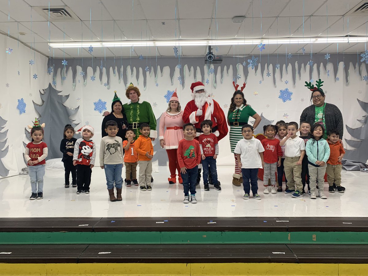 MsSHernandez1's tweet photo. What a great day! Perfect attendance (2 friends can barely be seen 😆) and some special guests visited us while we practiced for our performance. @JOSECARDENASECC @C_Barrios79 @EISDofSA https://t.co/Y3A3pMMUEp