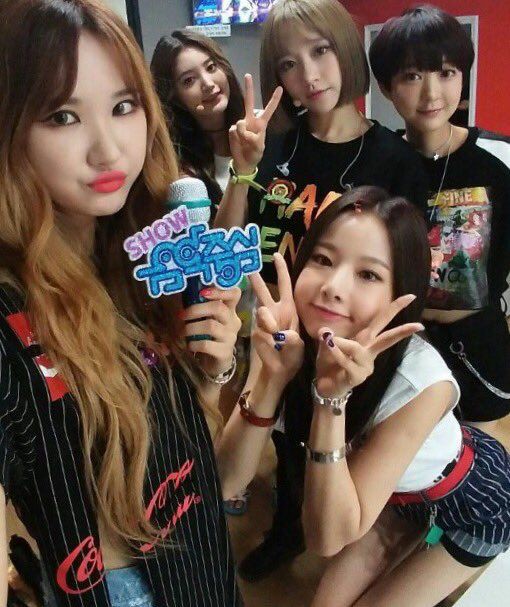 TZIDE_'s tweet photo. ⠀⠀⠀⠀⠀⠀⌇𖤐⌇𝐖𝐡𝐨𝐳 𝐭𝐡𝐚𝐭 𝐠𝐢𝐫𝐥? ﹫ℤ 𝕀♡𝔻𝔼! ℍ𝕠𝕝𝕒, 𝕤𝕠𝕞𝕠𝕤 ℤ 𝕀♡𝔻𝔼! › ◜📆 17 DIC 2O19 %⠤꒰#Cali1stCB #CaliSirenCB ꒱*

El día de hoy estamos muy felices de acompañar a una increíble solista en su comeback, gracias por invitarnos. https://t.co/qIoIIdDVqe