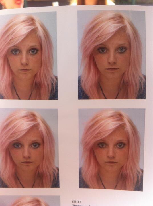 PoppyLynch's tweet photo. @amyvalentinex I wish I could find better pictures! My fave look was big hair up top and thinned out with a razor blade in the length 😅 https://t.co/M17jErVq1T