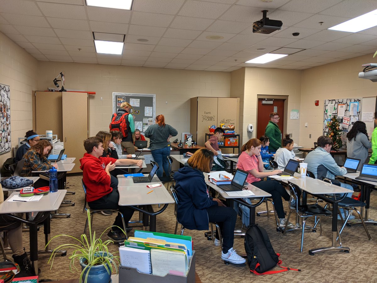 EVSCVirtualAcad's tweet photo. It's beginning to look a lot like....Finals Week! 
It was a full house today at the EVSC Virtual Academy! Good luck to our high school students! @EVSC1  #weareEVSC https://t.co/Em7IDzevU1