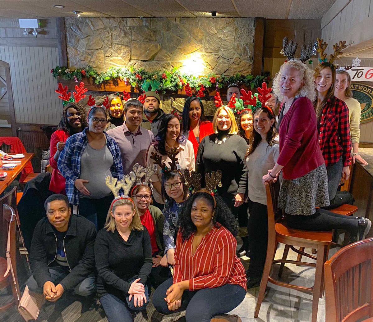 mrsedale's tweet photo. We had a great time at our team’s holiday lunch. Fun follows this group where ever we go. ❄️ Happy holidays⛄️. #blessed #myfavouritepeople https://t.co/ZKtdisQhG4