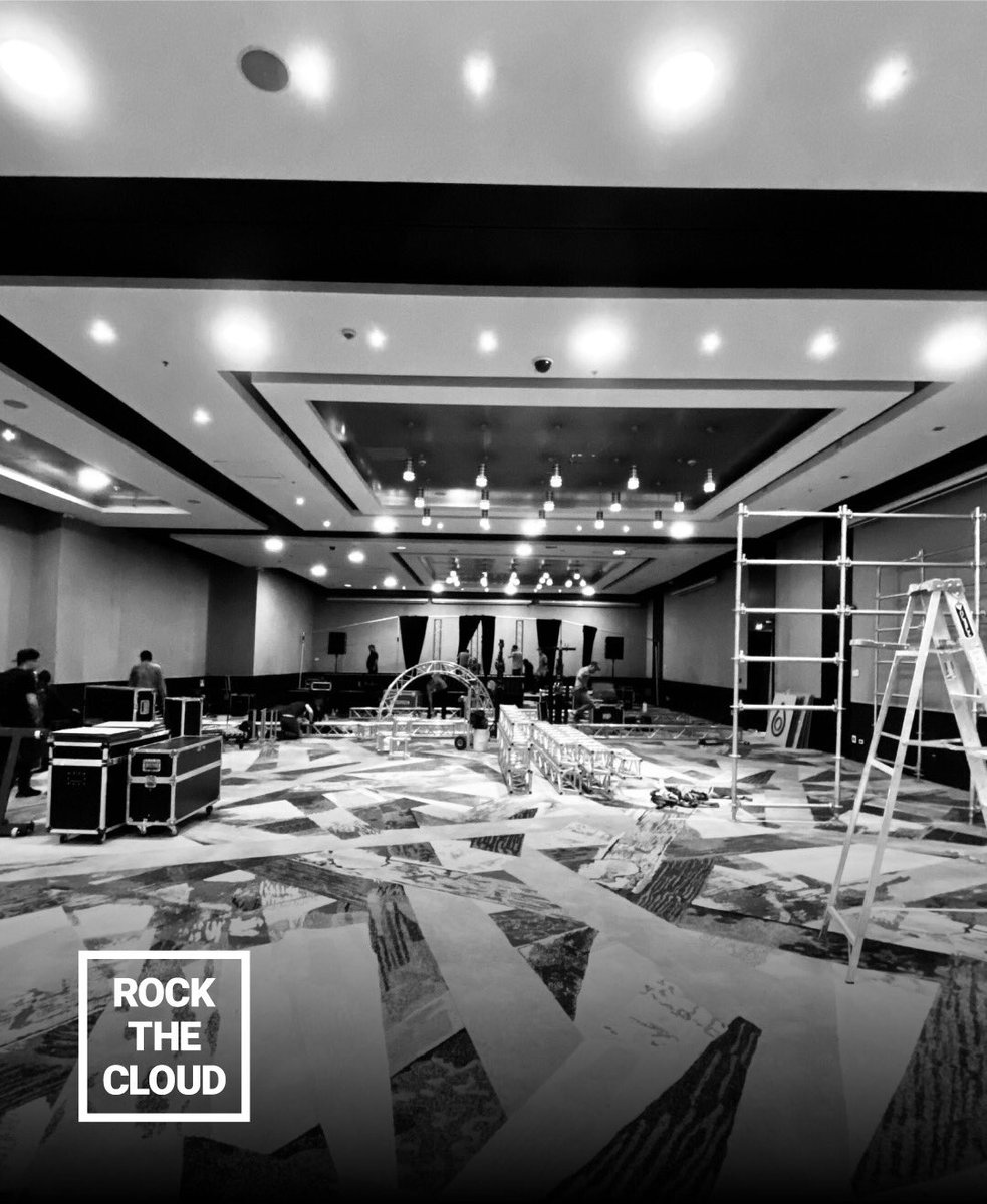 grupodot's tweet photo. Getting ready for #RockTheCloud, el primer evento de tecnología que une visión de negocio, soluciones reales y mucho rock. https://t.co/kCb280zfSn