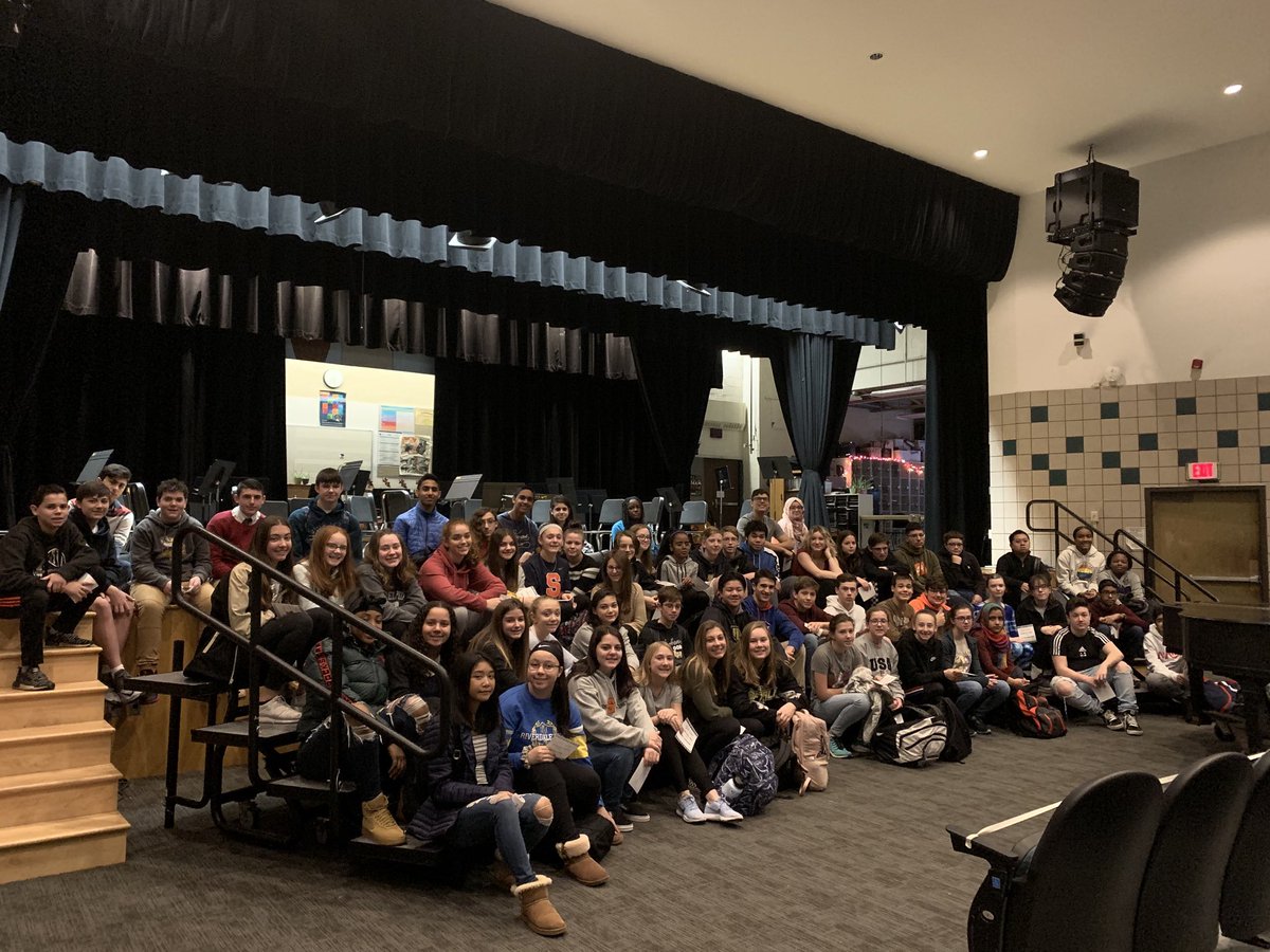 MrsMacko's tweet photo. Check out this amazing group of academic achievers!  These Roth students earned some freedoms and acknowledgment for their hard work and effort!  Congrats! #RothPRIDE 💚💛🖤 https://t.co/47GbnwW2GY