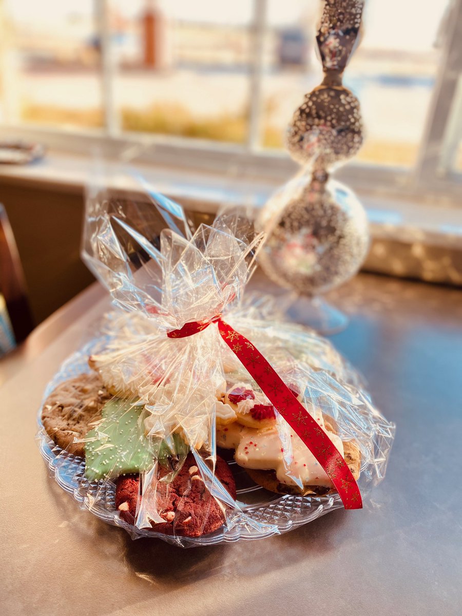 bwpluspatterson's tweet photo. Love our friends at VISIT Ark City! Omm Nom Nom 🍪 https://t.co/0LutJA3Huc