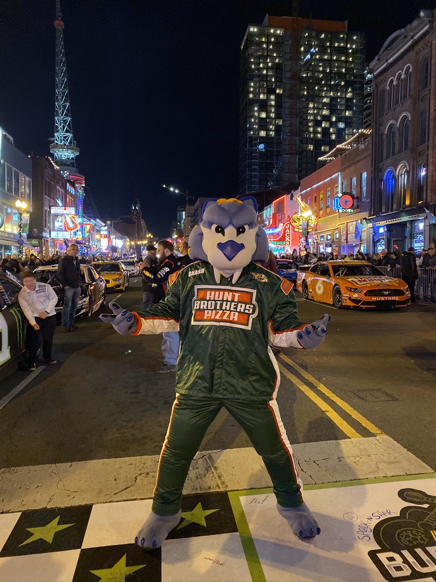 Gnash00's tweet photo. I had a kid ask me why I was dressed as the bad guy from the movie Cars. 😹 https://t.co/GtKIjZDong