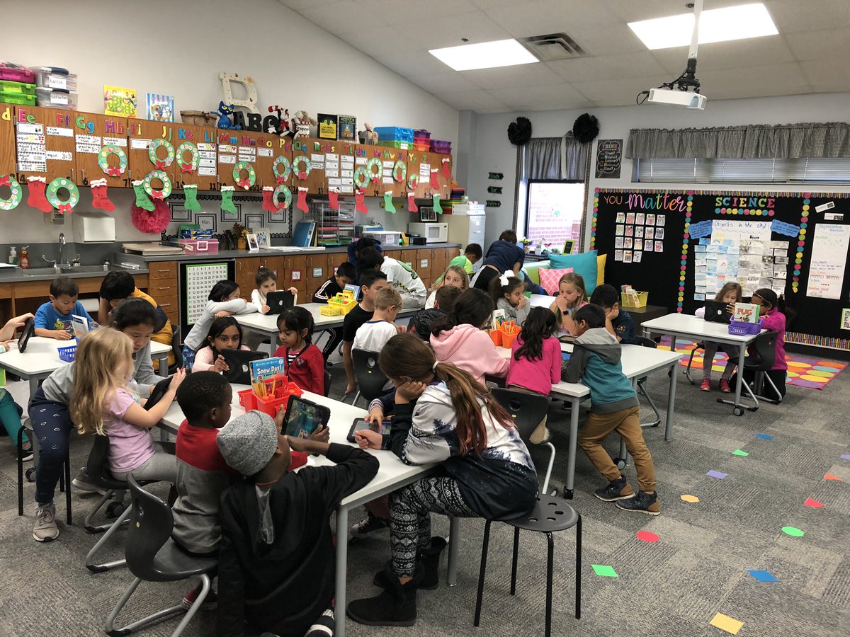 lorribrehm's tweet photo. We loved ❤️ having Mrs. Foroodi’s 5th grade class teach K2 about coding today! Thank you all very much! Please come back soon!  #tcelearns #tcecelebrates #tcetexans #tinytexans https://t.co/R0OcOW6gyo