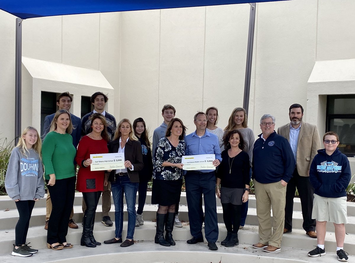 GulfShoresMS's tweet photo. Thank you to Dollar General for their generous donation to our schools! We are excited about the opportunities our students will have because of this financial gift. #GulfShoresPride #RfactorGSMS https://t.co/8DUaz9Ubfa