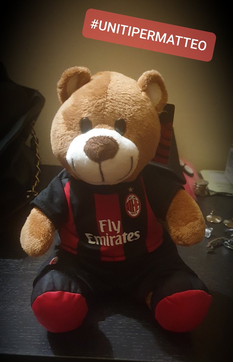 "Ciao piccolo Matteo, oggi Alessandro mi ha parlato di te. Non vedo l'ora di essere a #Brindisi il 29 Dicembre, conoscerti e star con te per tutta la vita. Sarò il tuo amico col quale guardare il #Milan. Ti voglio già un mondo di bene" ❤🔴⚫  <a href="/BrindisiClub/">MilanClubBrindisi</a> #DerbyDelCuore