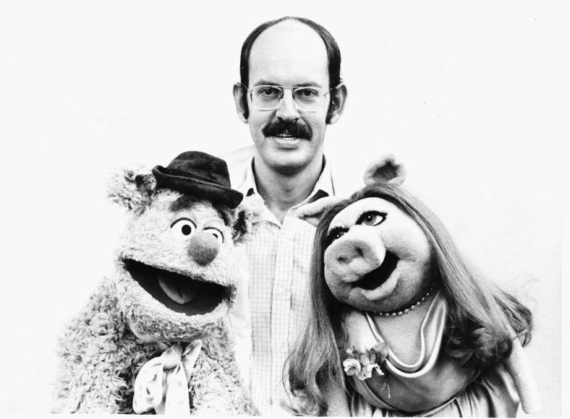  #LesCinéastesDuHangarRangée 9179 - FRANK OZ25 mai 1944 -(U.S.A)- Dark Cristal (82)- Les Muppets à Manhattan (84)- La Petite Boutique des Horreurs (86)- Quoi de neuf, Bob ? (91)- In and Out (97)- The Score (01)Et bien sûr, Yoda c’est lui- Joyeuses Funérailles (07)