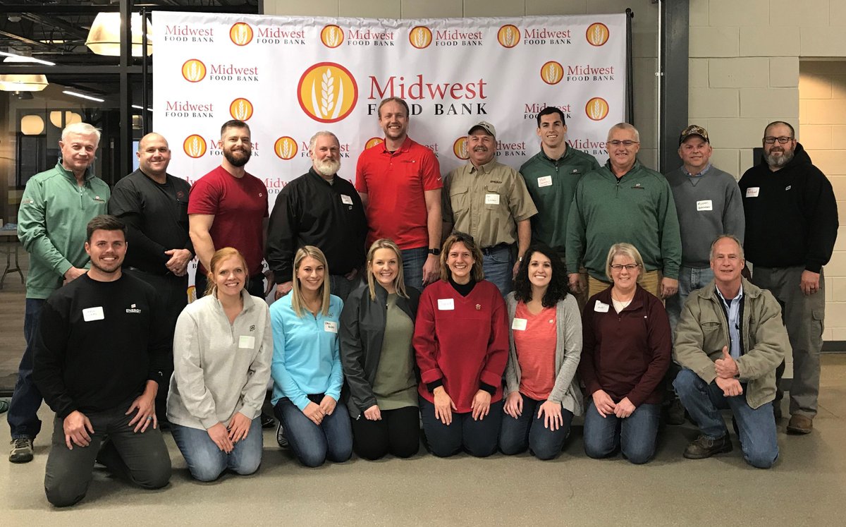 evergreenfsinc's tweet photo. Evergreen FS Fuels Energy Specialists and Hershey Office employees had a wonderful time today volunteering at the Midwest Food Bank Bloomington-Normal. We repackaged enough frozen chicken fritters to feed 1,000 families! https://t.co/JHAiUsh9qg