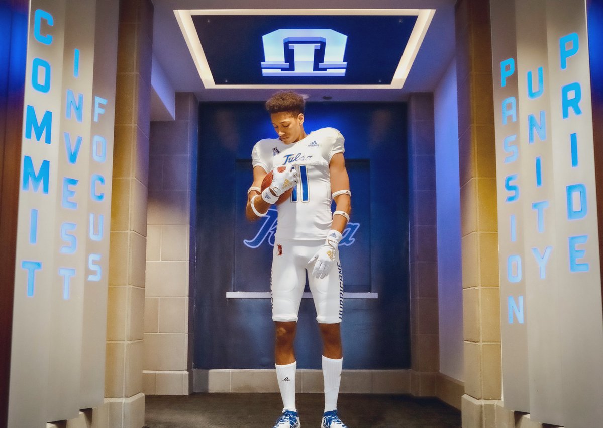 sean_deon's tweet photo. Dream coming true tomorrow.🖋Onto the next level. AGTG 🌀👑🌀 https://t.co/at04CrHRaY