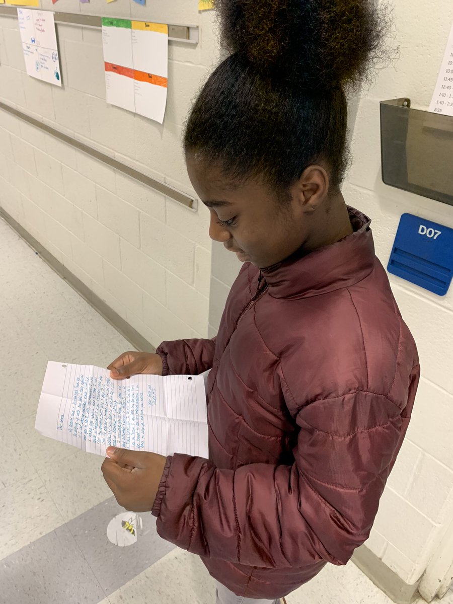 AllenHornetNest's tweet photo. @HornetsLeading @lesleyhen @ElonWBasketball favorite day! We got to read our letters! ❤️💕 #penpals https://t.co/NM2aBVBm63