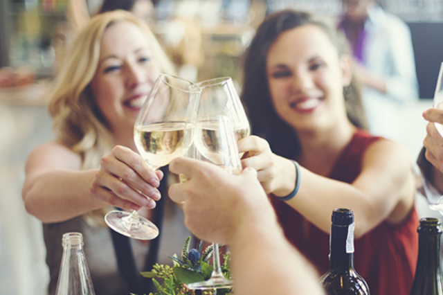 RuthsChrisBuck's tweet photo. The best memories are made from a combination of great wine, food, and company. https://t.co/d9UvVg88uy