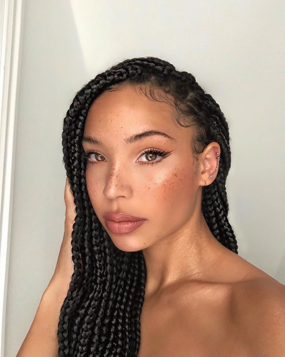preendotme's tweet photo. @alissajanay wears a full face using Buxom Cosmetics' Plumping Lipstick, Boss Babe Betty Eye Palette, and Divine Goddess Luminizing Highlighter Palette. 😍 #GoFullForce #BuxomBabe

*This post was created as part of the #PreenMeVIP program in collaboration with @BuxomCosmetics #ad https://t.co/sLK1jtyffg