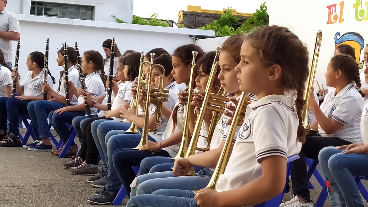 RedBandas's tweet photo. Fiesta fin de cursos Escuela Nº 34 de Casupa. Nuestra Banda Juvenil De Casupa abrió el acto. https://t.co/Rge3m76ZFr