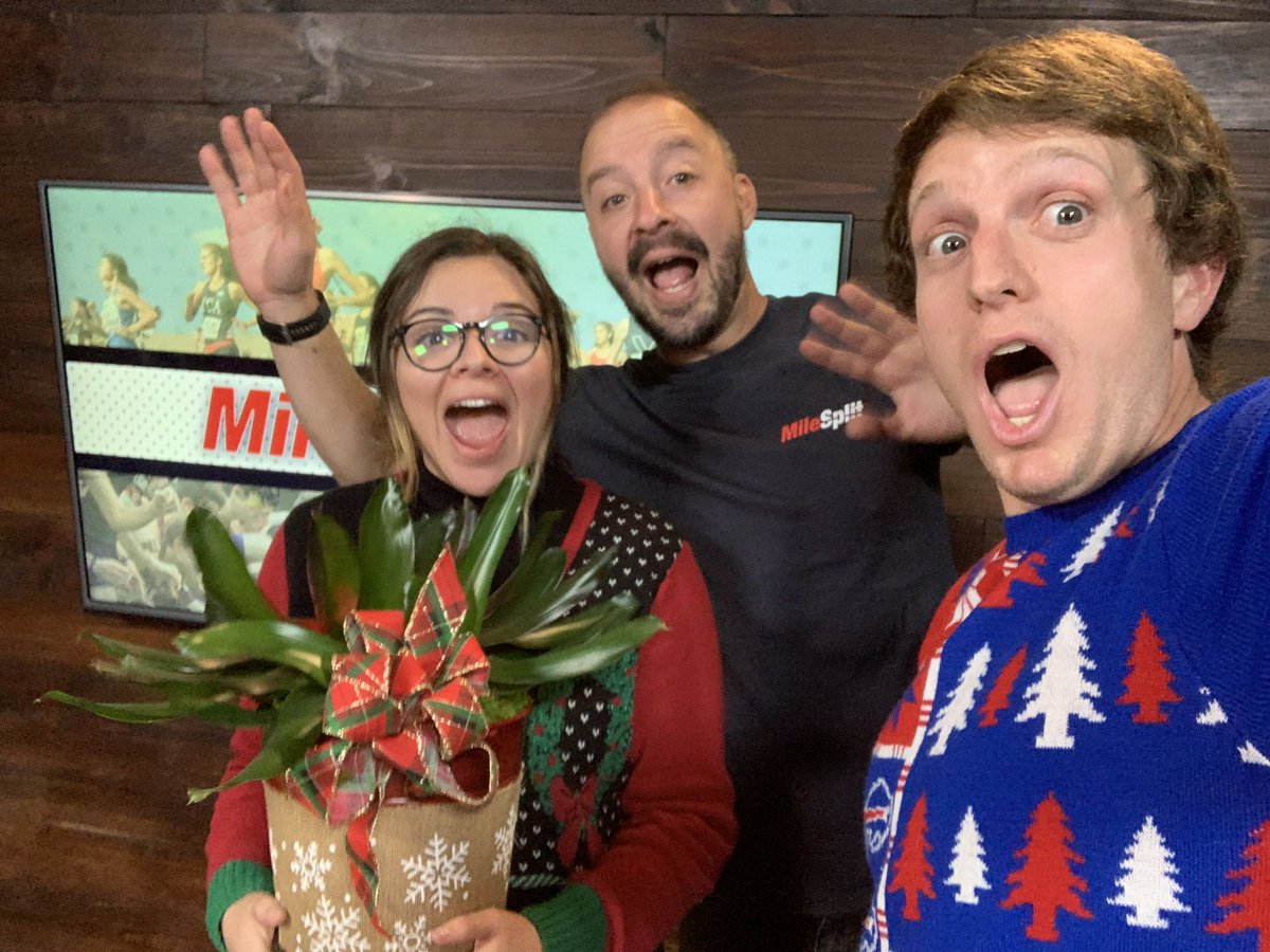 ByCoryMull's tweet photo. My fav. work pals. #HappyHolidays #MileSplitLive gang! @ParkerANavarro @BryanDeibel https://t.co/GevQRa4xd2
