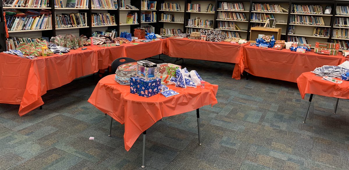 Stacyscottrtr's tweet photo. Eastview elementary  Santa shop 2019 starts tomorrow! 

All items are $1.50. Pictured below is a preview of some the items. #eastviewpride https://t.co/QfrcRhgbzq