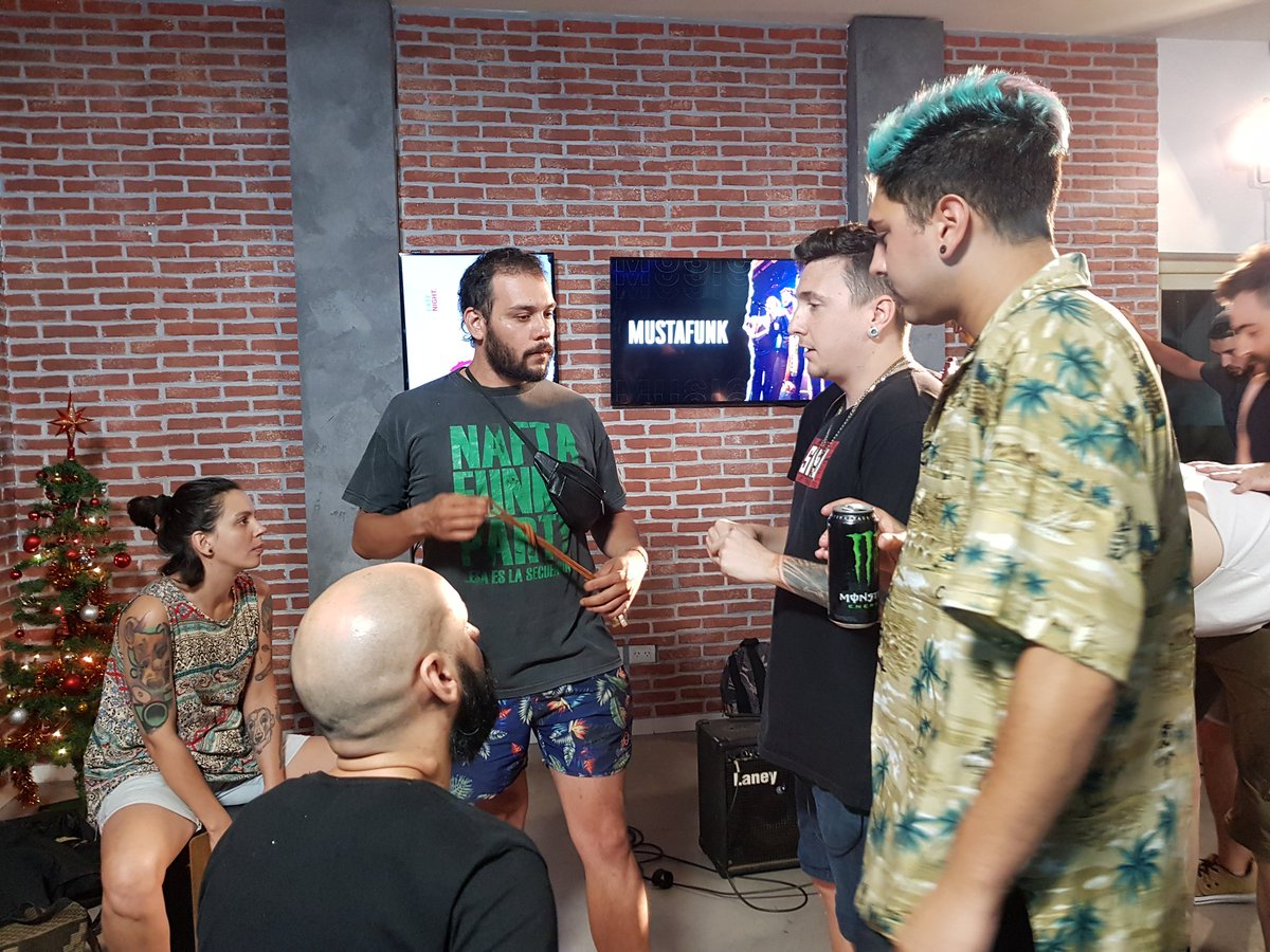 PeekLatam's tweet photo. #Mustafunk en vivo en Feat 🤯
@Cabechx @juanpalbanesi https://t.co/fzhAy7PP02