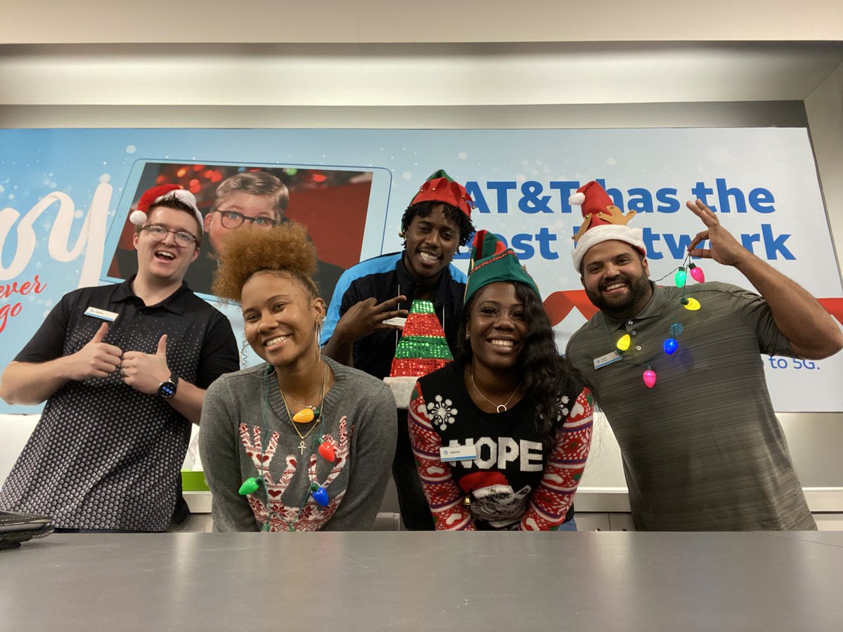 Season’s greetings from the very merry team at Tennessee Street #OneFLAHoliday #OneFLA #DreamTeam