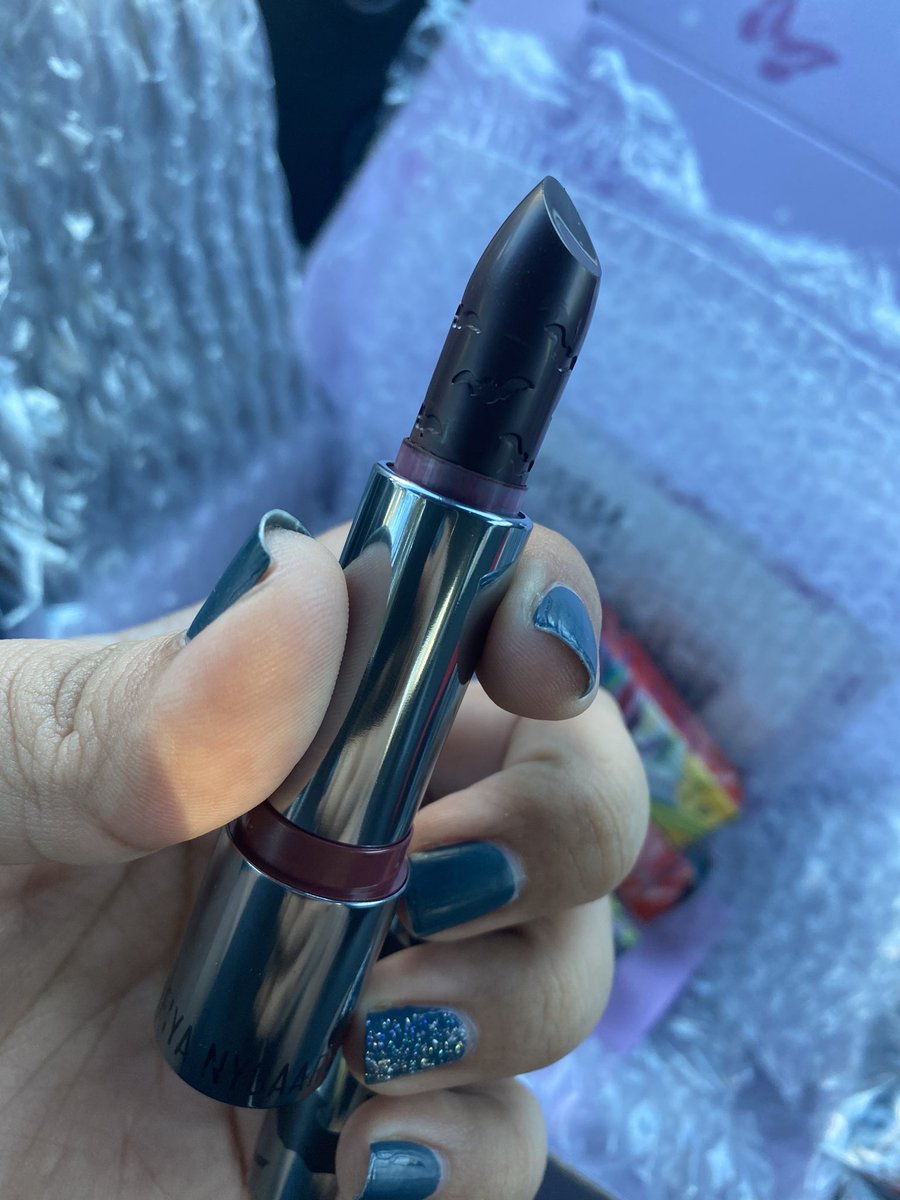 jesscuuzz's tweet image. FINALLY got my @ColourPopCo and @safiyajn collab lipsticks and I freakin love them!!! Every aspect of them is stunning, i mixed all four of the shades I got and the result was insanely beautiful (swatched different than it went on though haha) 😍💄💋