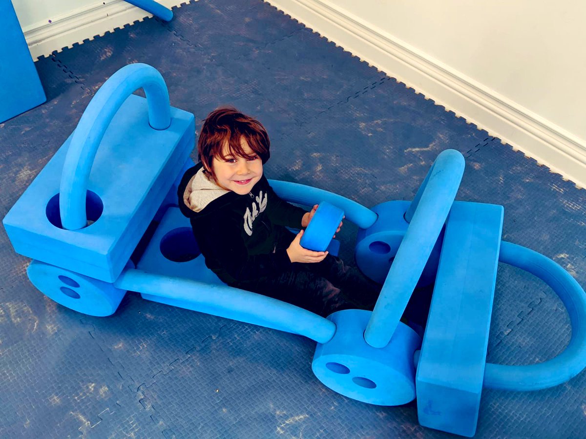 mindful_mssmith's tweet image. What an adventure we had today. KF1 students got to ride @oakvilletransit, some for the first time. We then got to paint a snowman canvas, build and play in the block &amp;amp; sand room, finished with a delicious pizza lunch. Ask your child about how many fairy doors they found! 🧚‍♀️