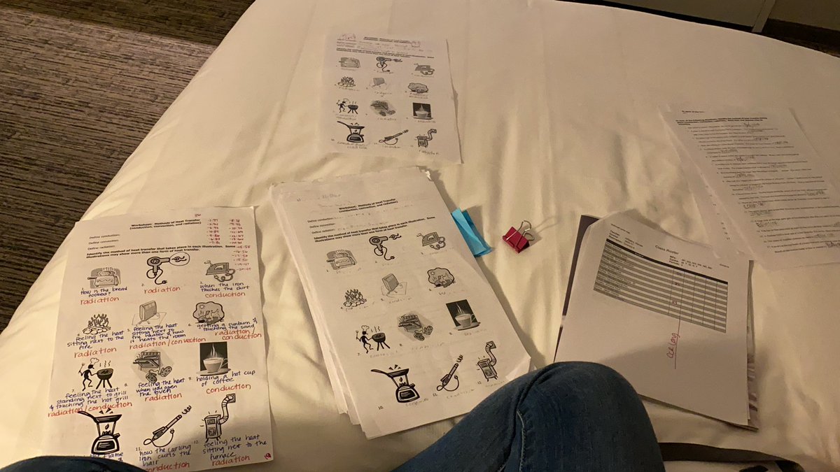 MrsWilliams_edu's tweet image. When duty calls... you have to answer. #gradingpapers