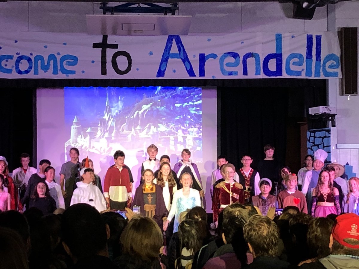 A entertaining afternoon at @IrwinParkSchool featuring the Grade 6 Band, the choir and of course an excellent production of Frozen Jr.  TY @JBWDaudlin, Ms. King and Mrs. Kozak!  @WestVanSchools