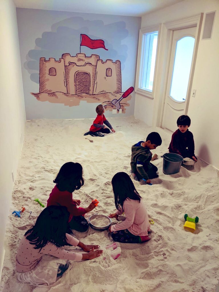 mindful_mssmith's tweet image. KF1 explores #DTOakville. Just a few more laughs, memorable moments and smiles from our day!